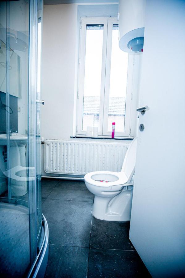 Agreable Chambre Sur Liege Avc Parking Et Wifi Gratuit Exterior photo